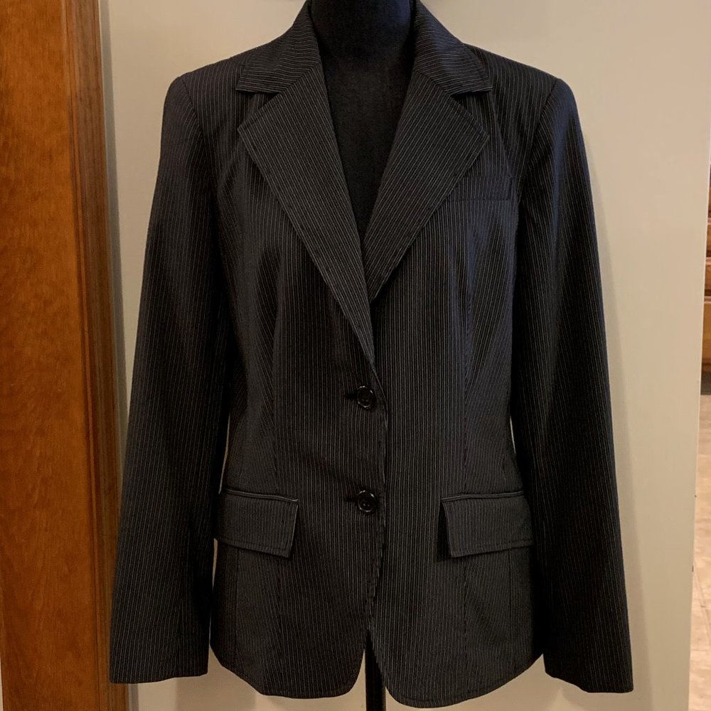 Worthington Woman's Suit Coat Size 10, Black White